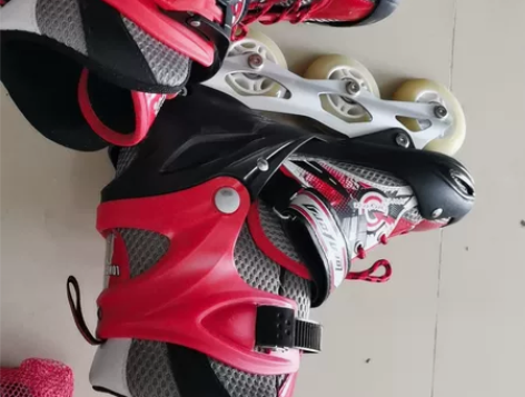 隆峰直排旱冰鞋  学了几次没学会，处理了，...