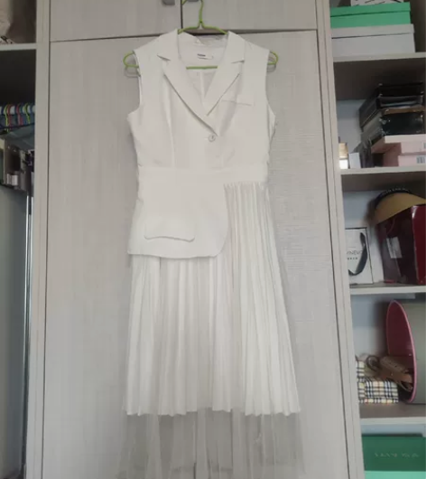 女士不规则西装长裙，尺码L，裙长110cm...