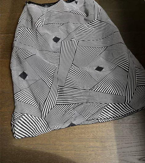 日制雪纺中裙，图案有视觉立体感，比较轻薄，...