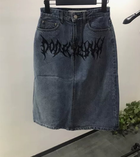 牛仔印花中裙，腰围68.臀围94.裙长71...