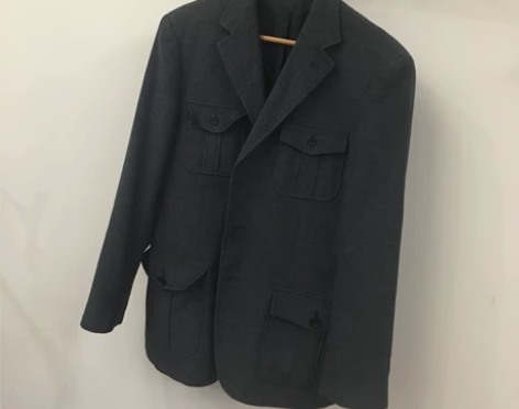 深灰色羊毛混纺男式西服 质量很不错，内里拉...