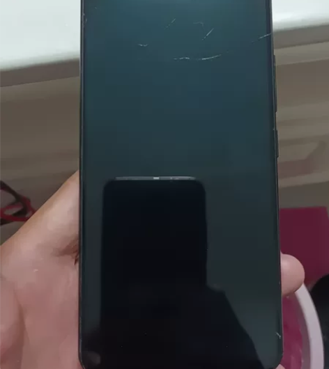 vivoX21A 屏幕不亮了，能充电能开机...