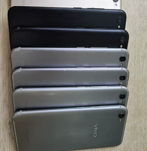 vivoX9i  4+64  手机功能正常...