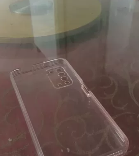 荣耀x10，6+128，单机，成色略微磨损...