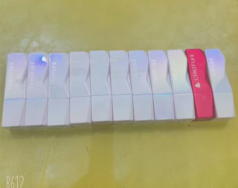 稚优泉微光水雾口红 试用装，余3分之二 A...