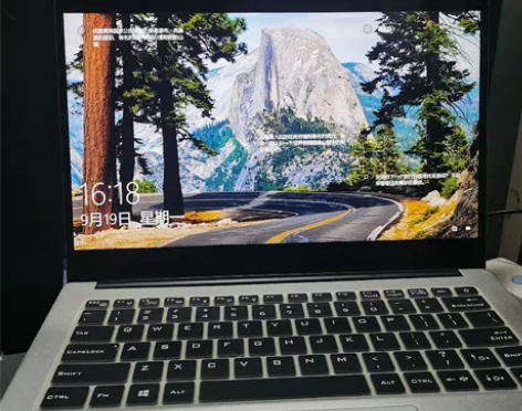 机械革命s2 pro大一买的，英语专业，用...