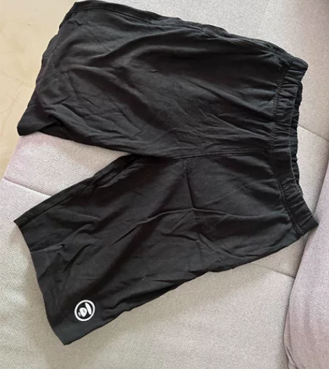 Aape 黑色短裤 男士 m 正品 感兴趣...
