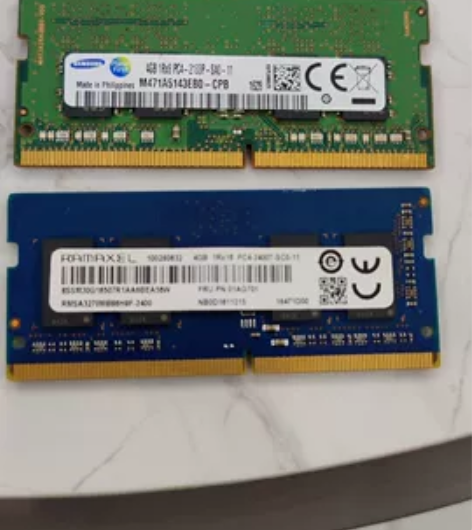 刚刚换下来的笔记本ddr4内存条4g的，1...