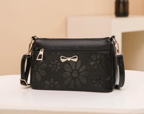 全新的 中老年 斜挎包包。女士包 韩版小包...