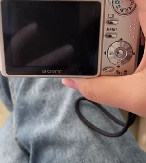 索尼DSC-W70 私人卖家，不是相机贩子...