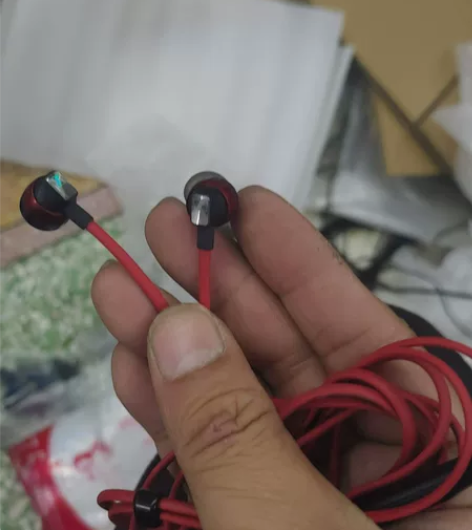 森海塞尔cx300s 插头成色有点旧,带麦...