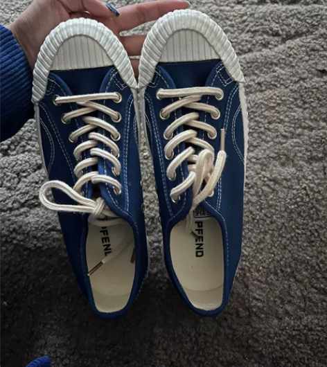 帆布鞋，仅试穿，鞋底都是干净的，闲置在家，...