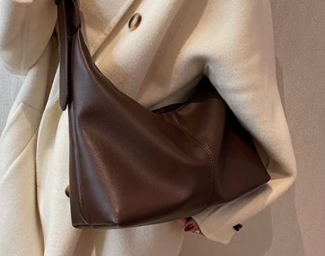 爆款大容量包包女2022秋冬新款斜挎包in...