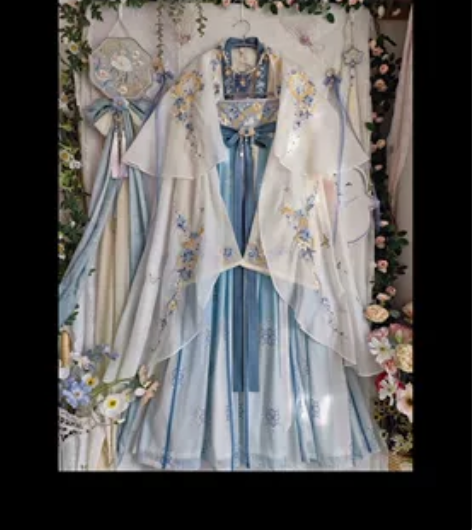 m码对本人来说太大了，袖口拿去裁缝过还是大...