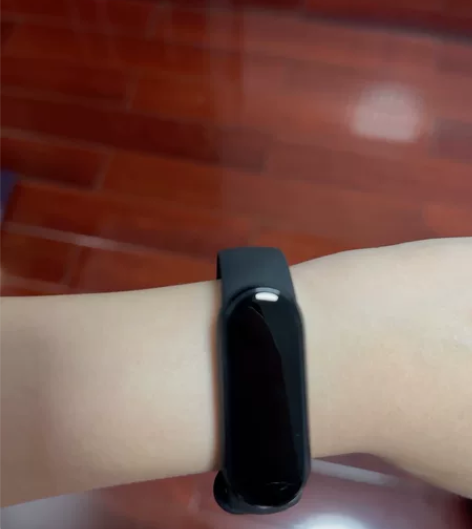 小米6手环，8月份线下门店购买，只使用过几...
