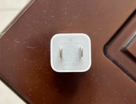 苹果早期原装充电头 苹果怀旧充电头  包邮...