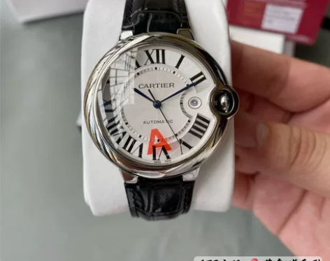 时尚穿搭卡地亚蓝气球手表男表女表情侣表休闲...