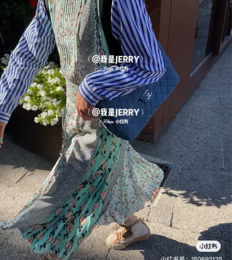 代购Prada连衣裙，照片水印就是代购的渠...