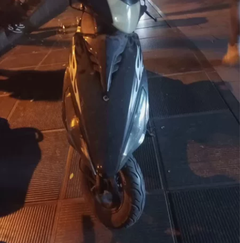 朋友的摩托车帮忙卖 两辆鬼火黑白双煞 是g...