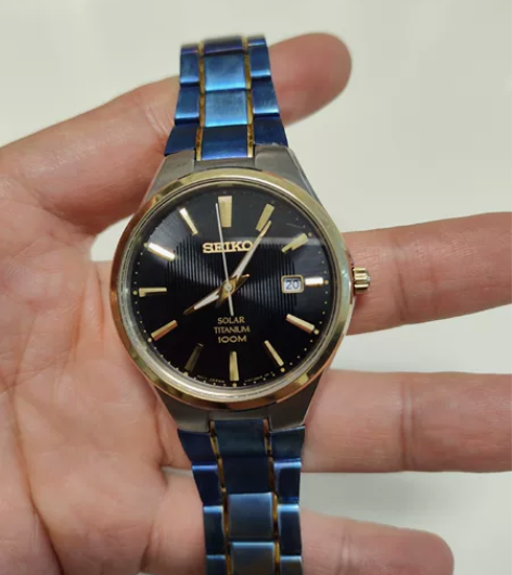 精工钛合金光动能手表，烧蓝个性撞色，41表...