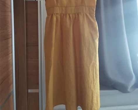 法式泡泡袖连衣裙女夏设计感V领收腰宽松姜黄...