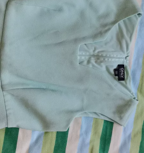 only无袖连衣裙女荷叶边遮肚子显瘦气质中...