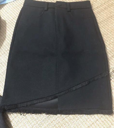 半身裙中裙黑色/S码 20，料子属于比较厚...