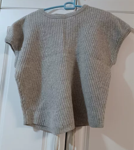 廓形羊毛针织背心，买的时候想的很好，但实际...