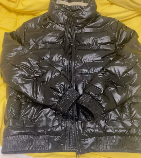 男士白鸭绒羽绒服一件。去年款，穿过几次。1...