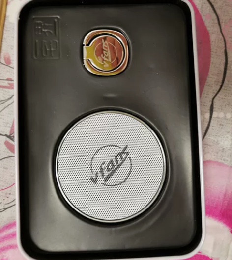 vivo手机赠送迷你音响 指环扣 外面的盒...