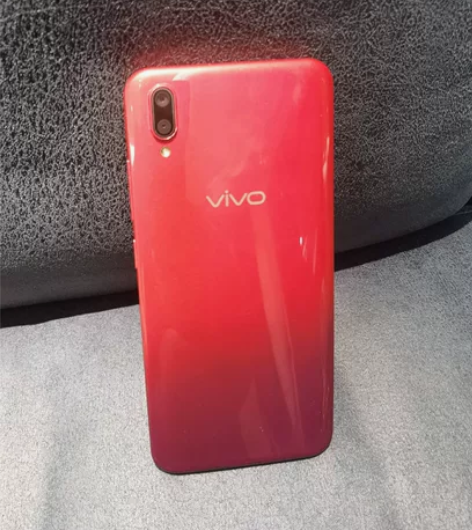 vivoY93，3+64G，九成新，屏幕正...