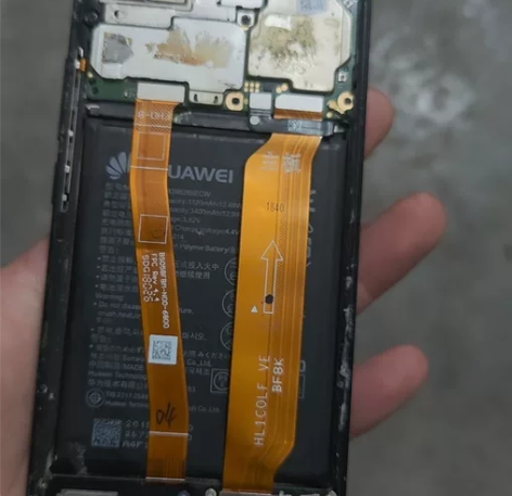 荣耀10  6+128  背光坏了，没修好...