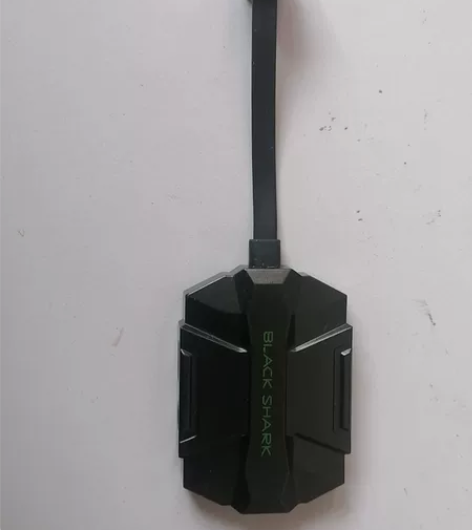 黑鲨快充数字耳放 没有耳机孔的手机加上后能...