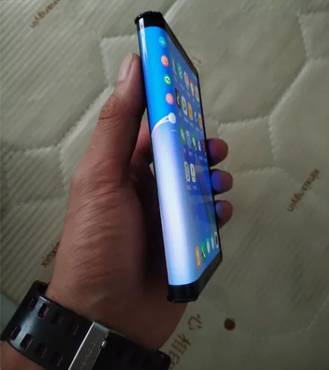 缺钱卖掉自己的手机8+256。5g版自带曼...