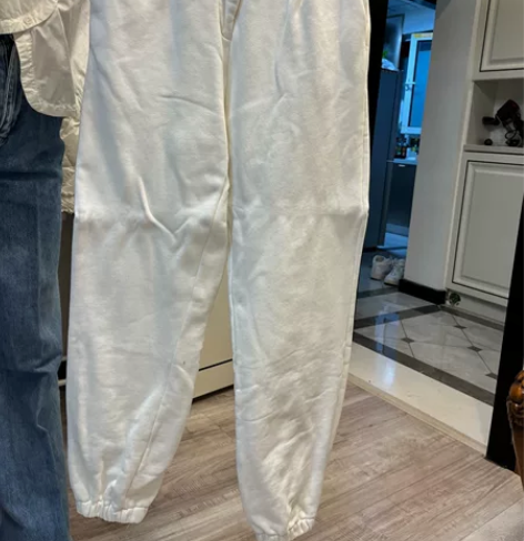 37度专卖店购买，纯白色内里加绒超舒服，建...