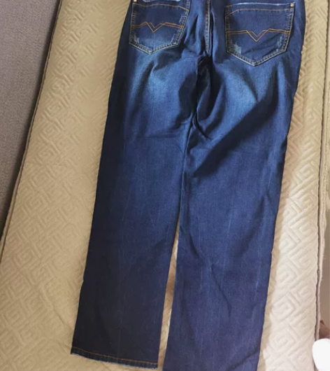 男士深蓝牛仔裤，几乎全新，腰大约84cm，...