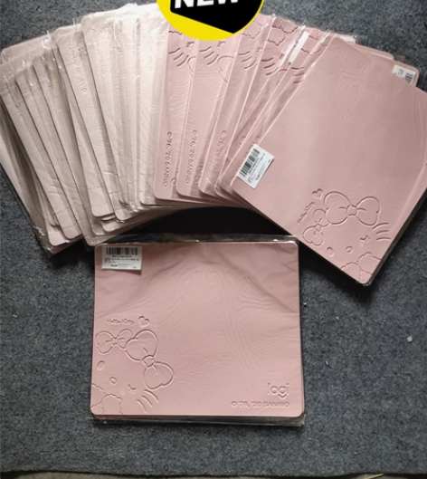 罗技鼠标垫，粉色全新正品未使用。售后不退不...