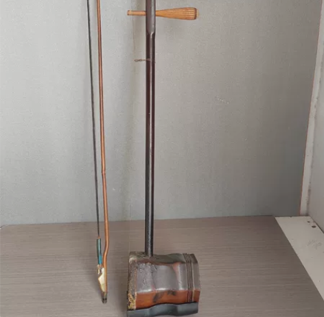 二胡一把，品相看图片， 189包邮