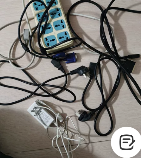 一堆9元插排电脑主机显示器两根电源线，一根...
