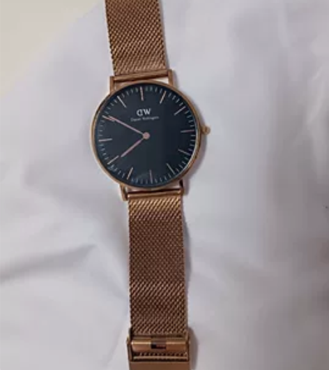 DW手表DW女表情侣表，专柜正品，戴了一年...