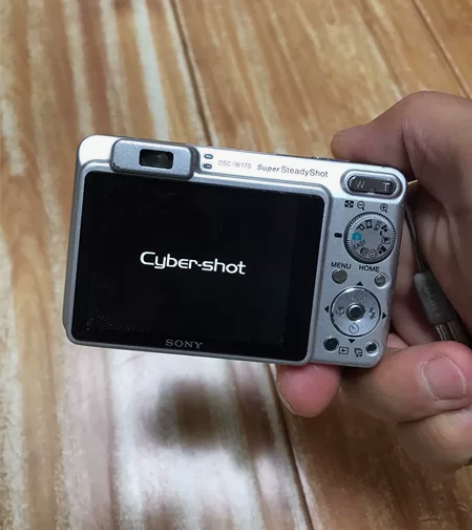 索尼数码相机W170，七成新，图片就是实物...