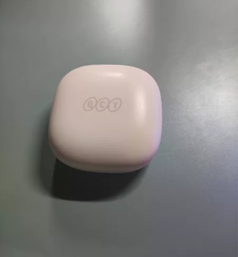 QCY 成色很靓，就用过一个月闲置出， 懂...