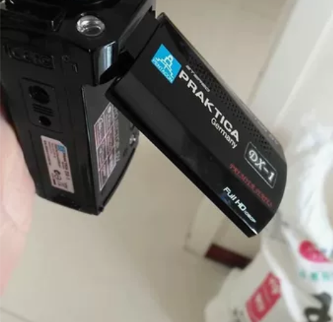 德国柏卡摄像机DX1 ,买的港行,目前电池...