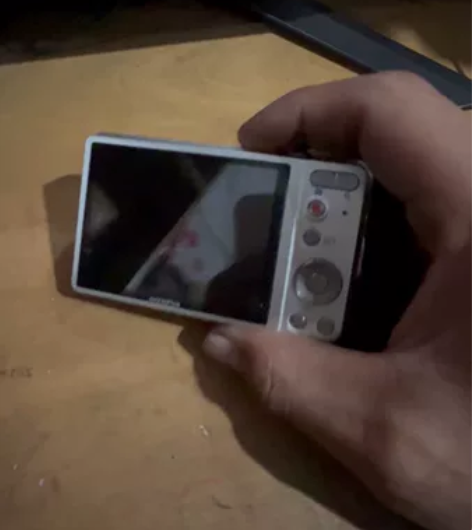 奥林巴斯相机 单机有卡 无配件 感兴趣的话...