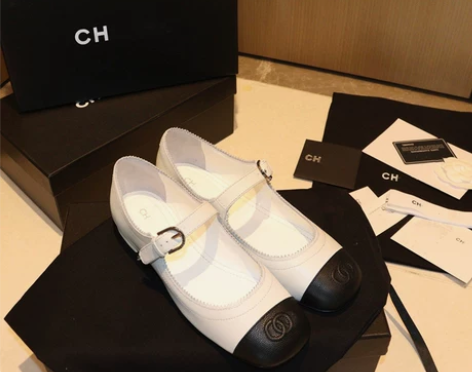 2021春新款低跟玛丽珍鞋复古一字扣小香风...