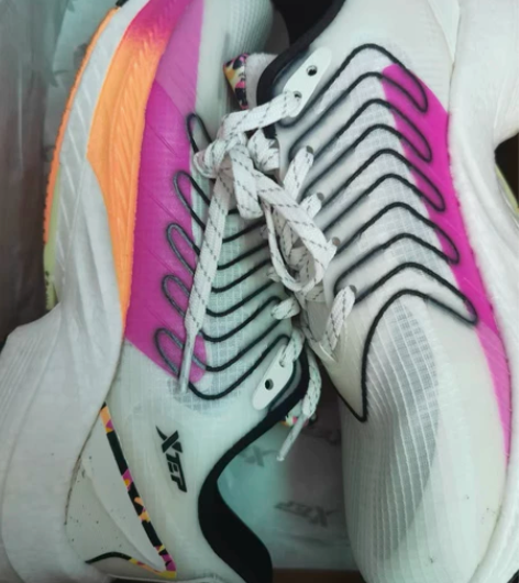 XTEP/特步 专卖店买的，有发票，鞋子超...