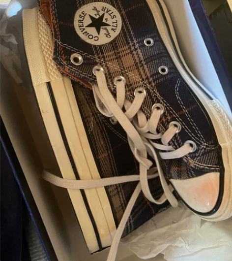 匡威高帮帆布鞋，37码，我穿着大那么一点，...