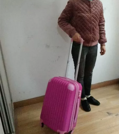 拉杆箱(不包邮) 感兴趣的话点“我想要”和...
