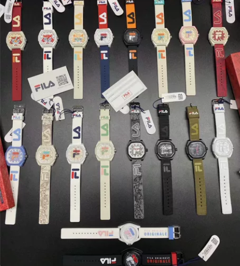 （全新正品未拆封）FILA斐乐手表果冻20...