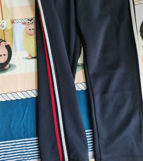 校服加绒加厚裤子 感兴趣的话点“我想要”和...
